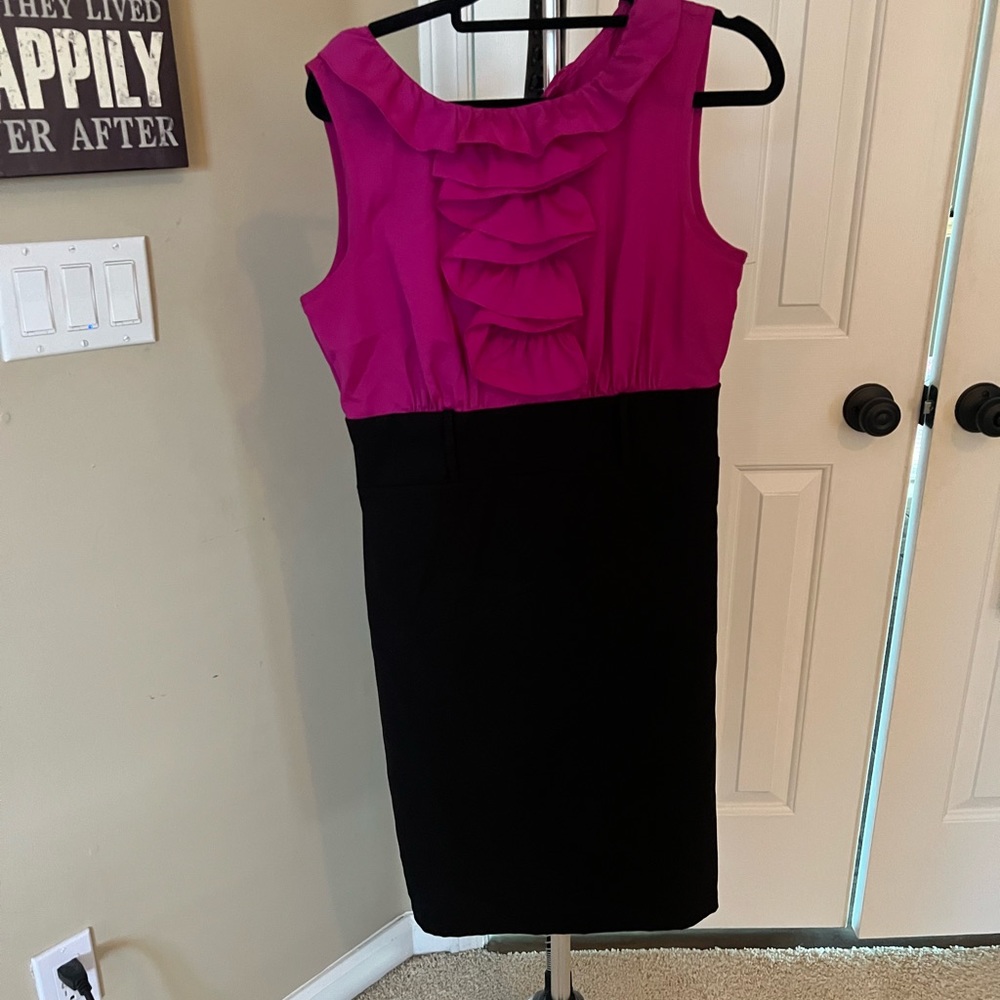 AGB Ruffle Front Sheath Dress Women's Size 8 Magenta and Black